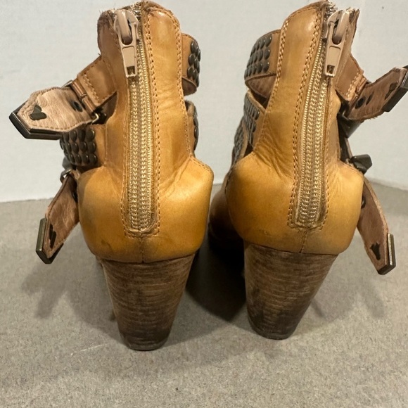 Vintage Jeffery Campbell Watson Distressed Leather Studded Cutout Ankle Boots 7 - Picture 7 of 8